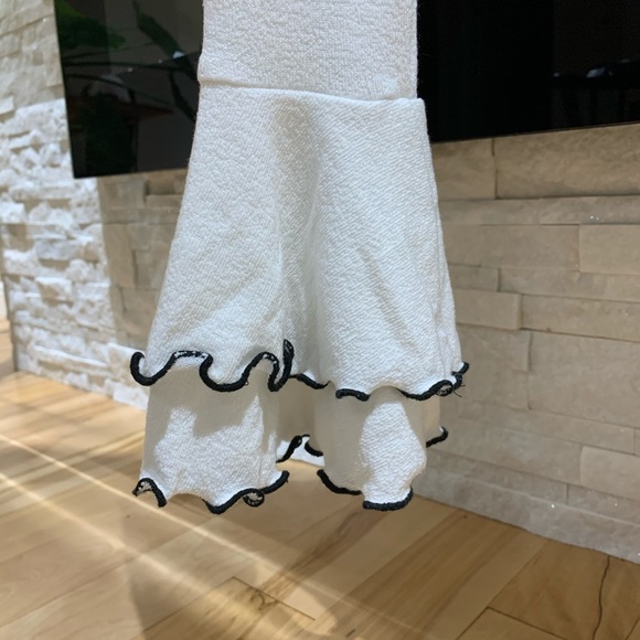 Lost+Wander | Austin Ruffled Bell Sleeve Crop Top - Picture 4 of 5